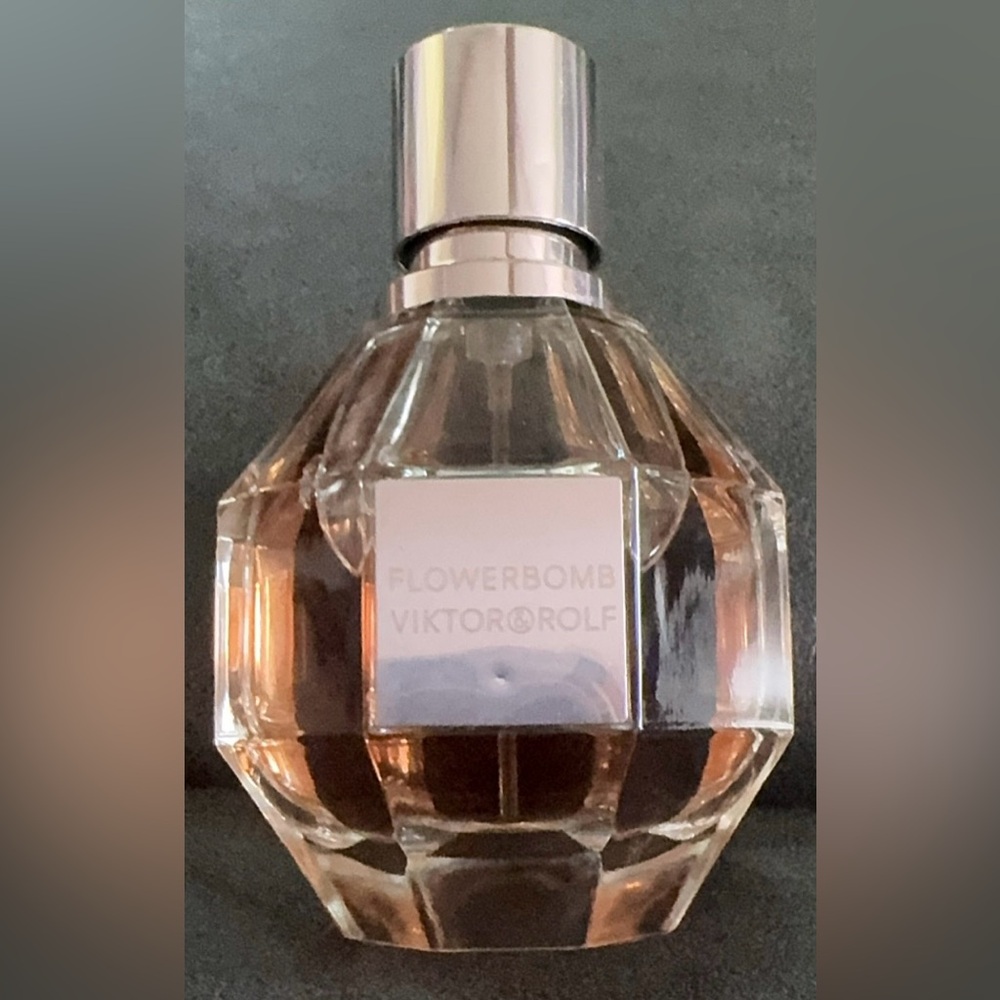 Viktor & Rolf Luxurious Flowerbomb Fragrance